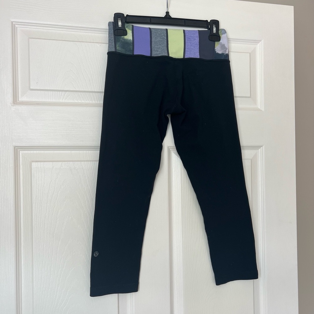 Lululemon Run Cropped Leggings in Black Green Purple Gray  Size 6